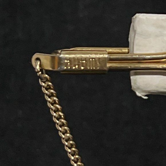 Vintage Swank Gold Tone Free Masons Tie Bar With Curb Chain (3926) - Picture 2 of 4